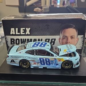 2019 Alex Bowman 88 1:24 Scale Stock Car Lmtd Ed Adult Collectible
